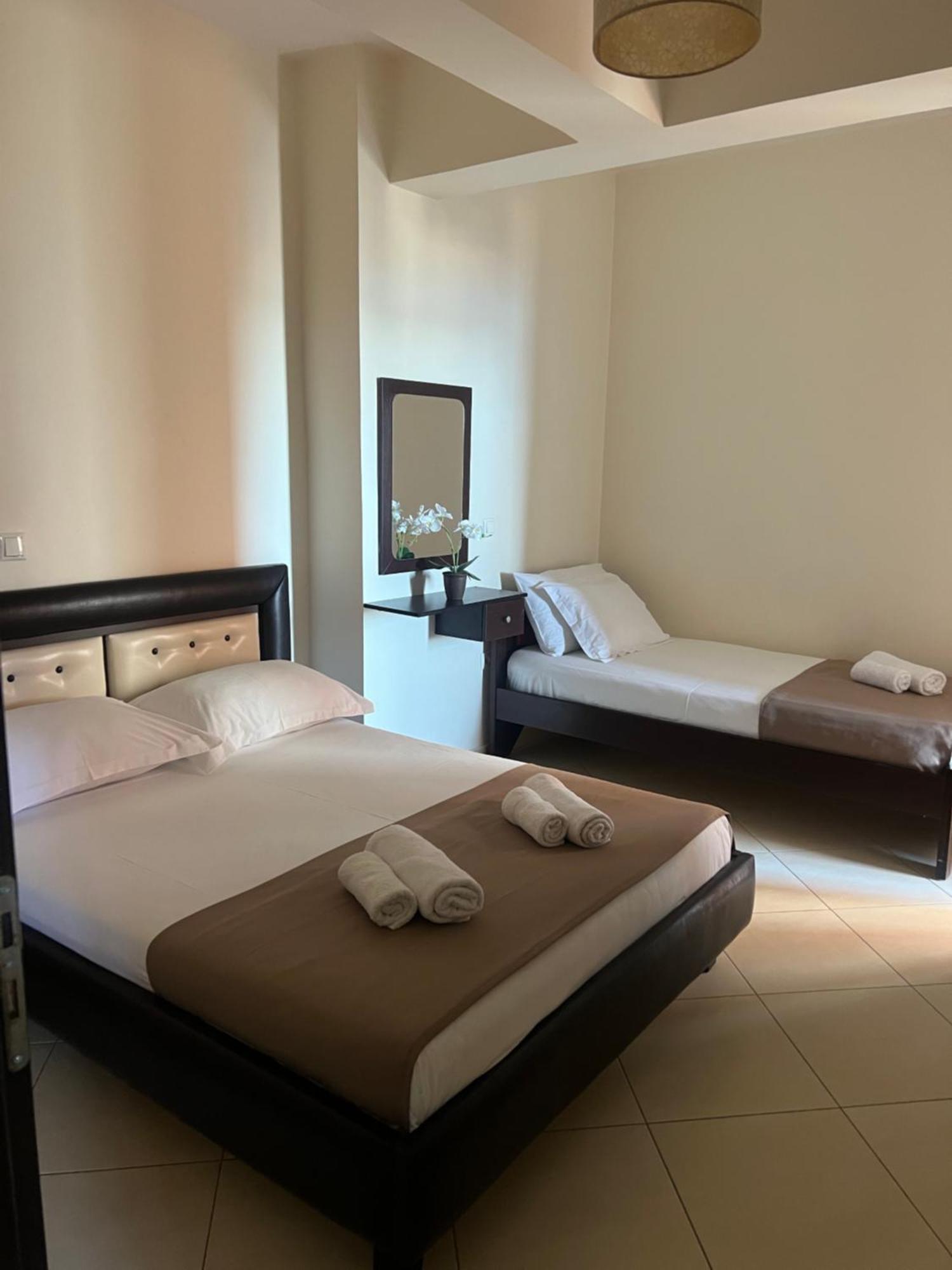 Ansi Paradiso Apartaments Sarandë Esterno foto