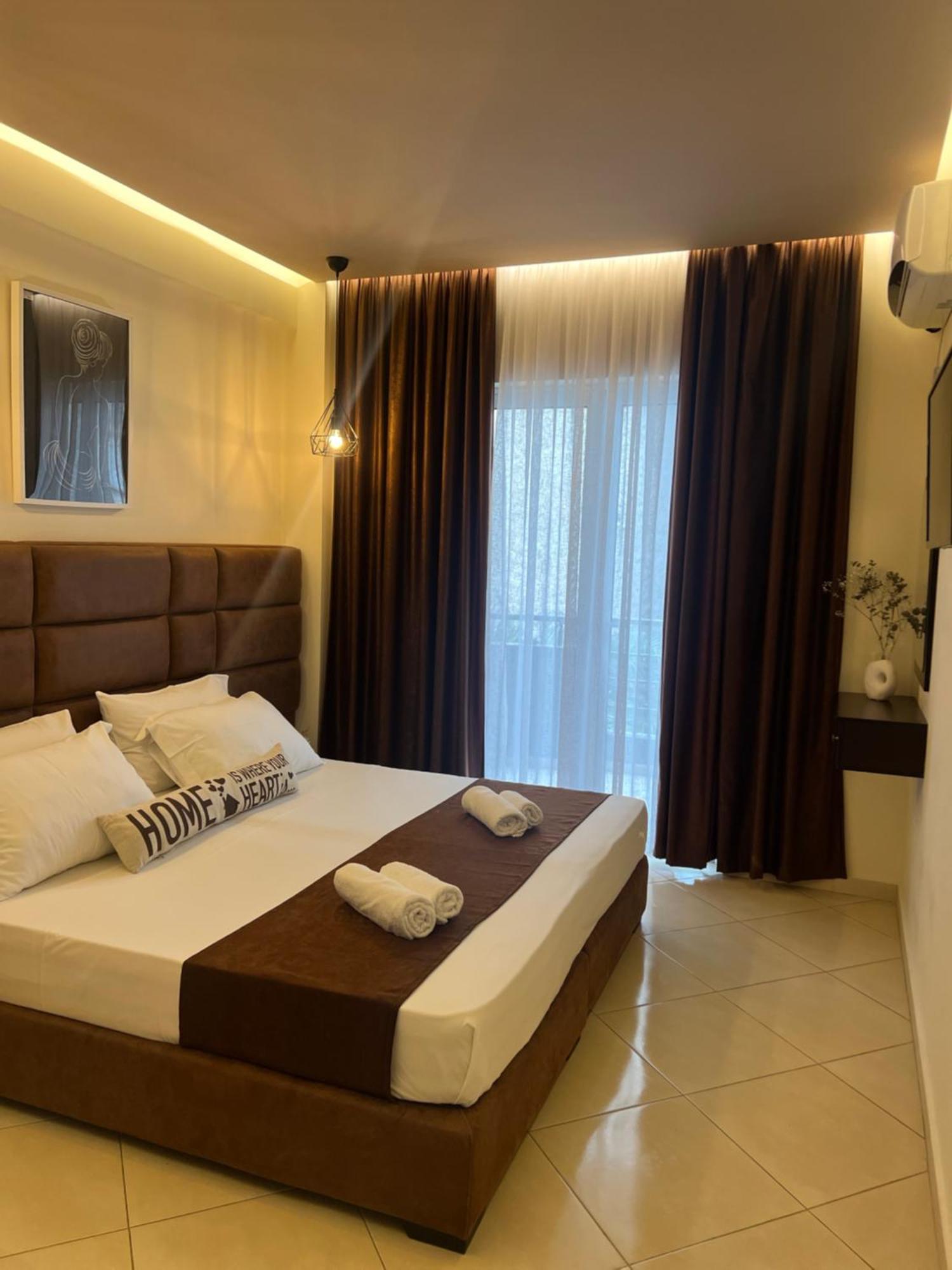 Ansi Paradiso Apartaments Sarandë Esterno foto