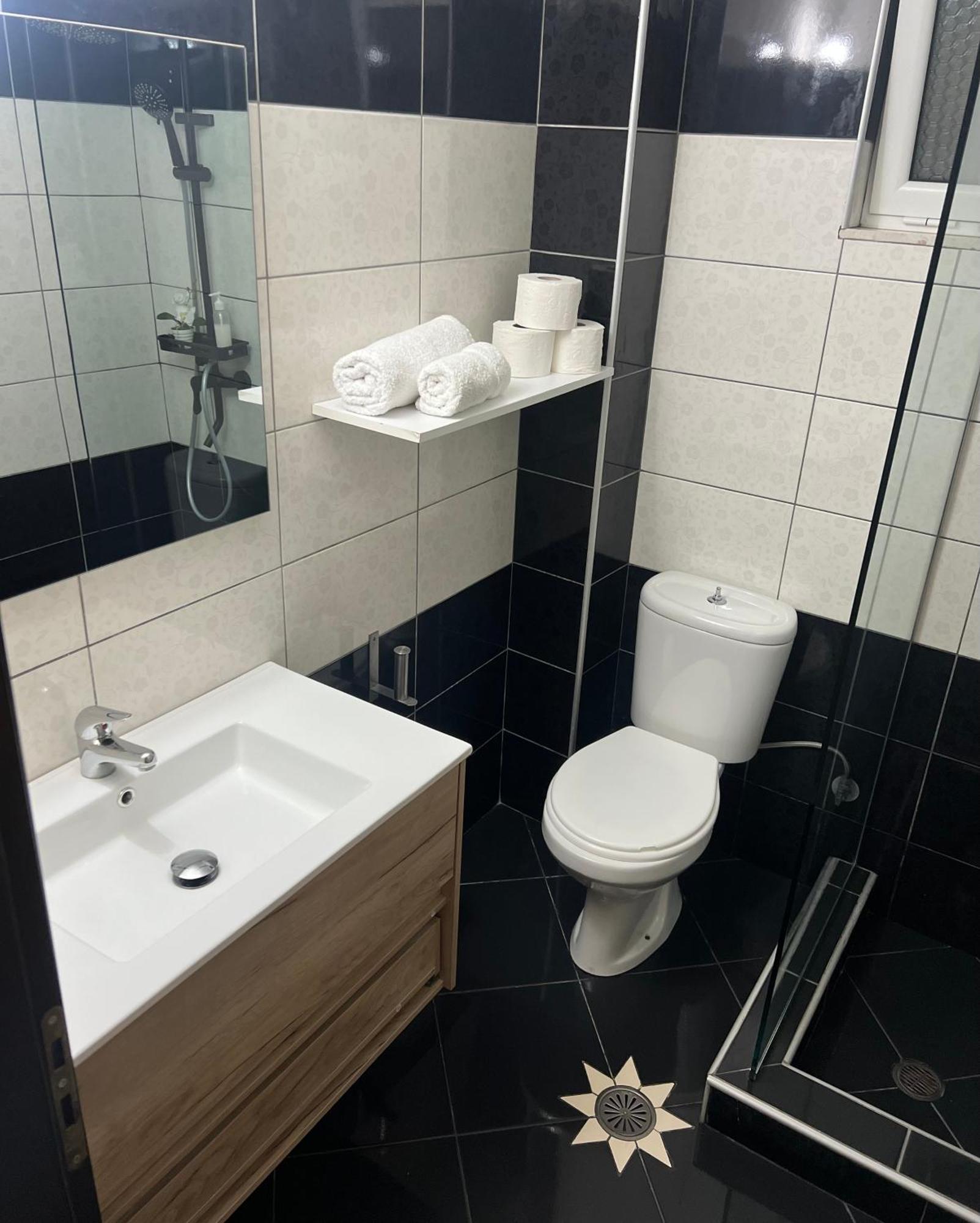 Ansi Paradiso Apartaments Sarandë Esterno foto