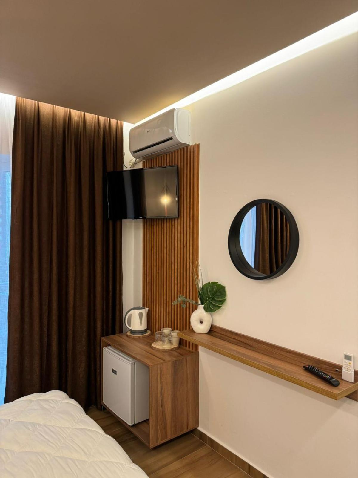 Ansi Paradiso Apartaments Sarandë Esterno foto
